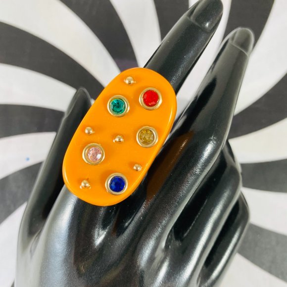 Killer gemstone studded acrylic cocktail ring 7.75 - Picture 2 of 6